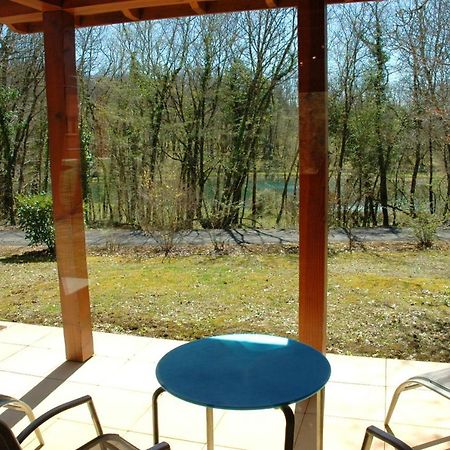 Maison De 2 Chambres Avec Vue Sur Le Lac Piscine Partagee Et Jardin Amenage A Lachapelle Auzac Esterno foto