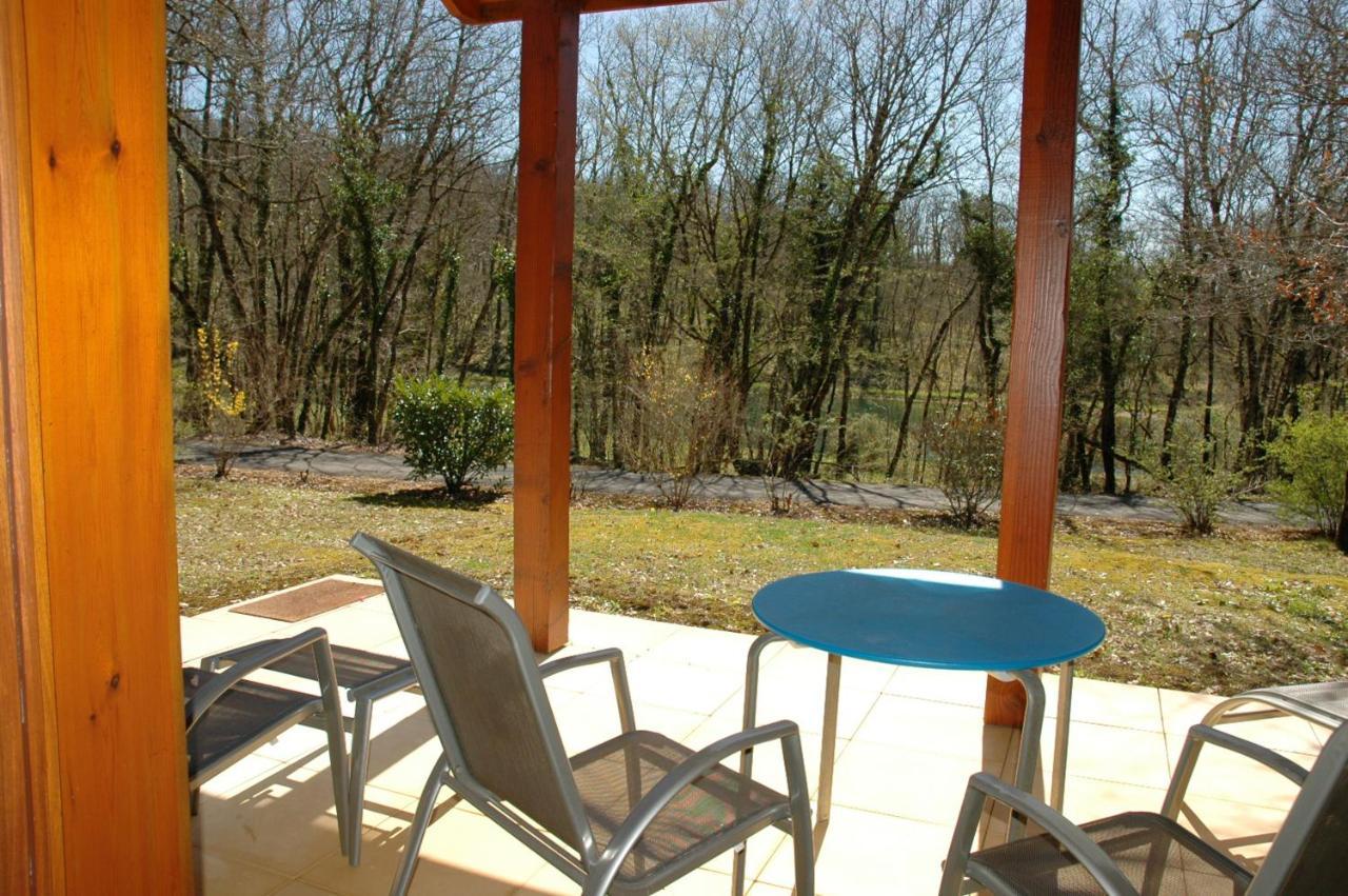 Maison De 2 Chambres Avec Vue Sur Le Lac Piscine Partagee Et Jardin Amenage A Lachapelle Auzac Esterno foto