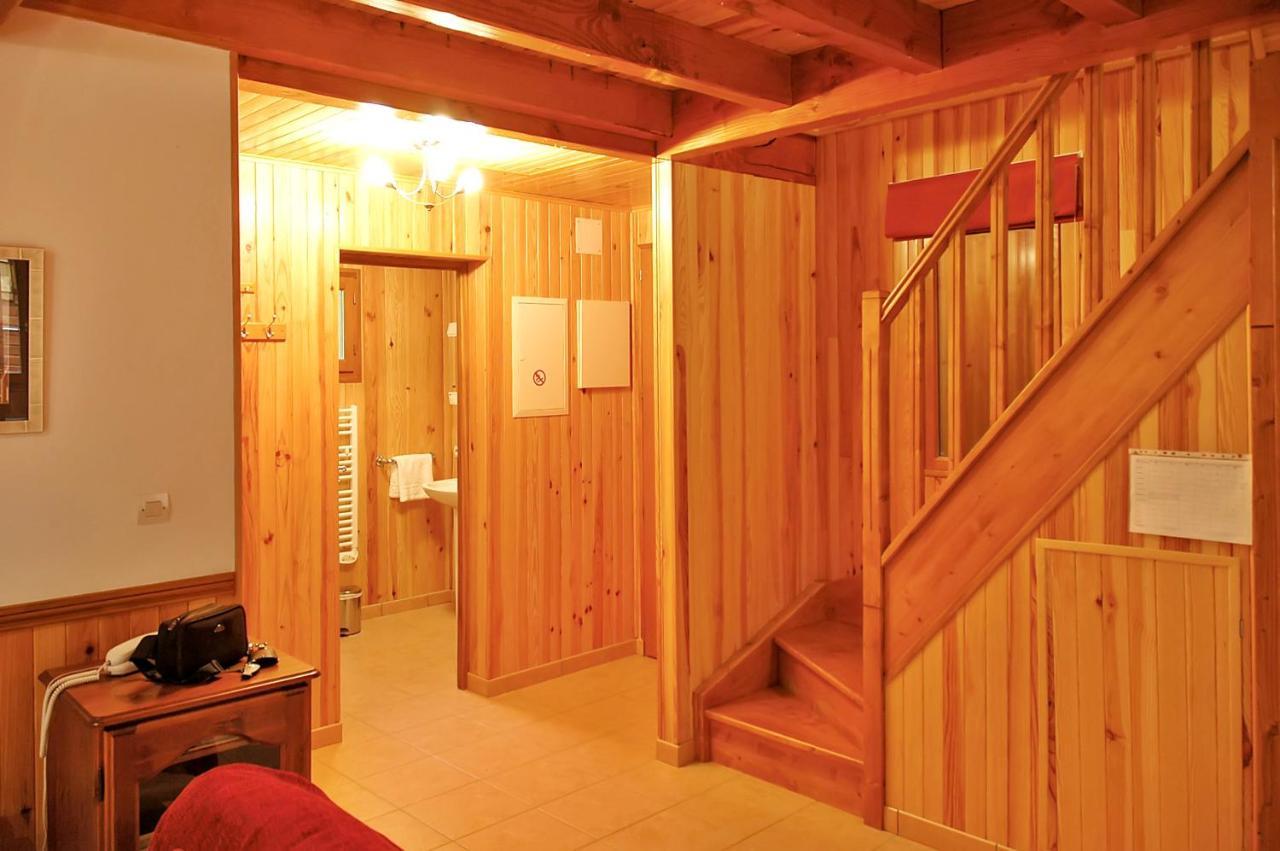 Maison De 2 Chambres Avec Vue Sur Le Lac Piscine Partagee Et Jardin Amenage A Lachapelle Auzac Esterno foto