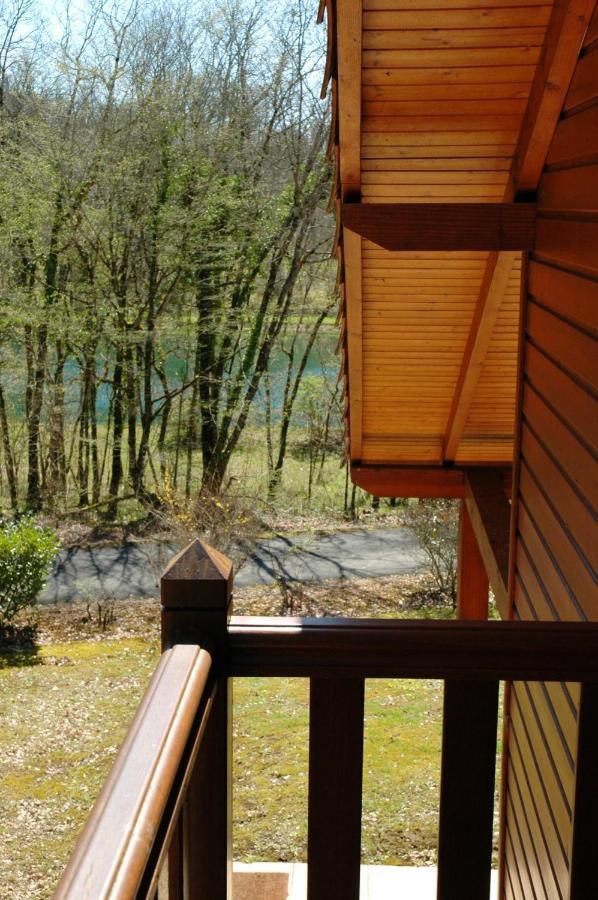 Maison De 2 Chambres Avec Vue Sur Le Lac Piscine Partagee Et Jardin Amenage A Lachapelle Auzac Esterno foto