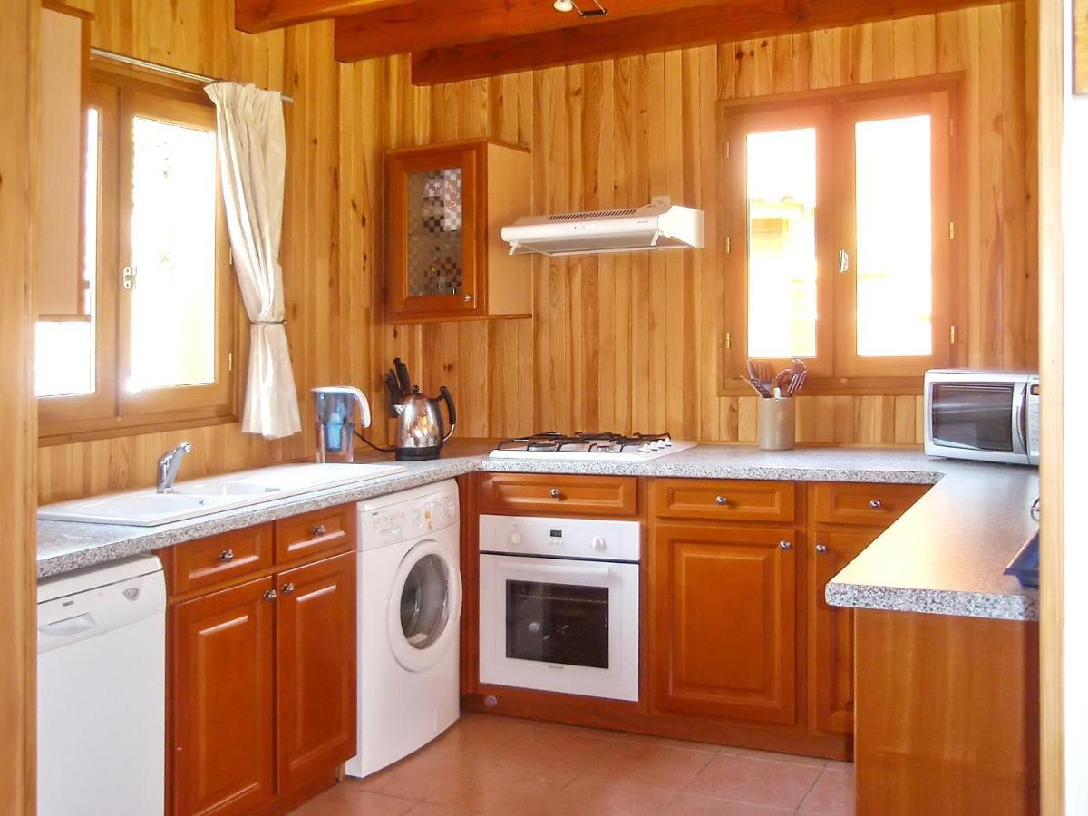 Maison De 2 Chambres Avec Vue Sur Le Lac Piscine Partagee Et Jardin Amenage A Lachapelle Auzac Esterno foto